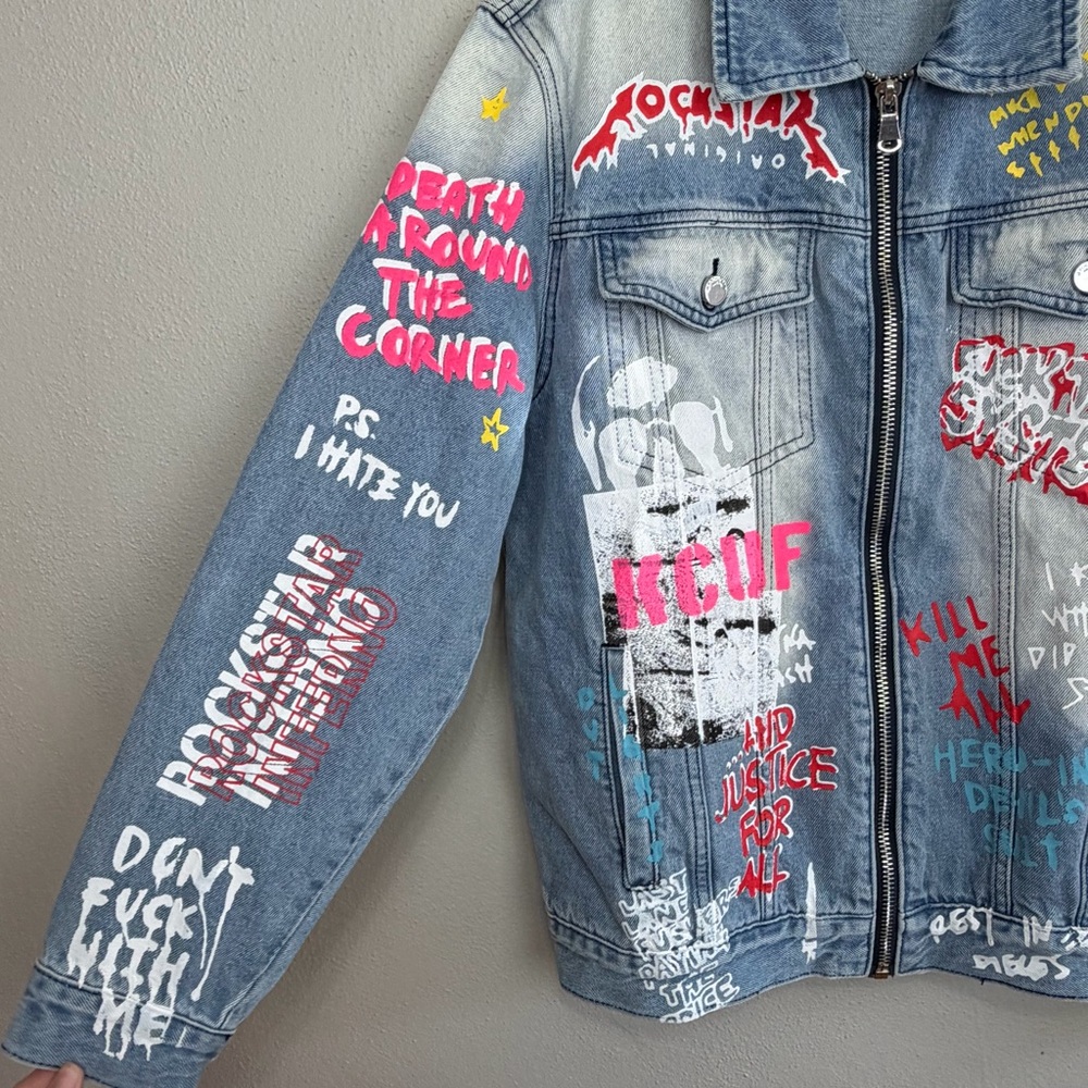 Rockstar Original Koontz Blue Jean Jacket Painted Graffiti Print Size Medium - Picture 3 of 11